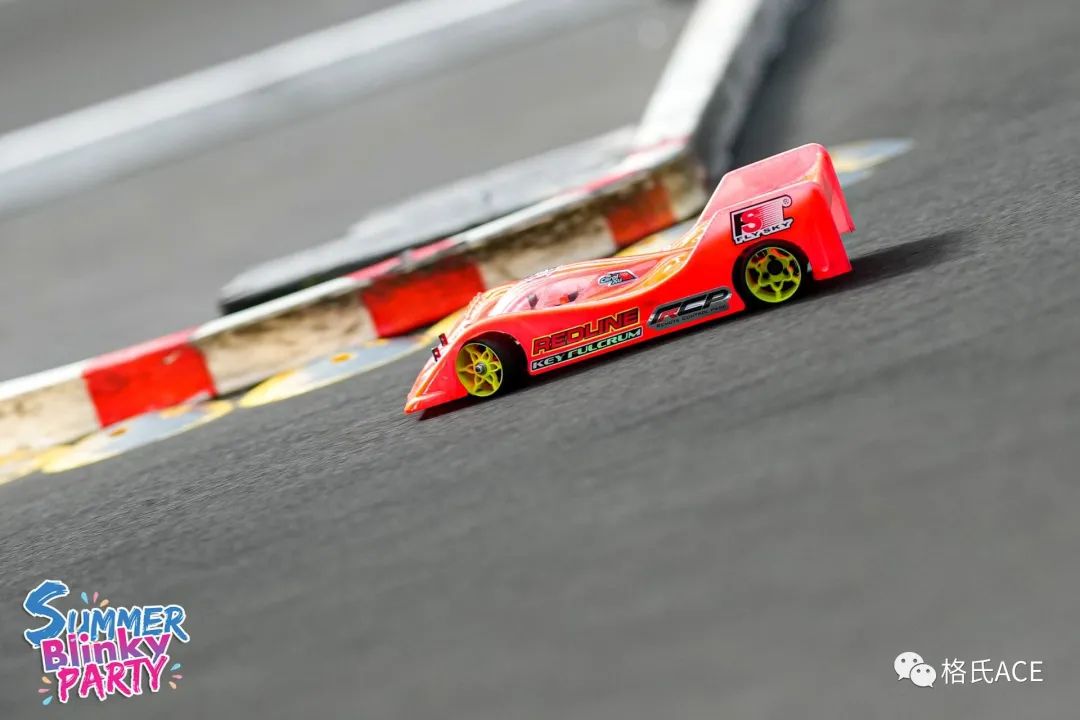 比賽中模型車漂移精彩剪影 比賽中模型車漂移精彩剪影