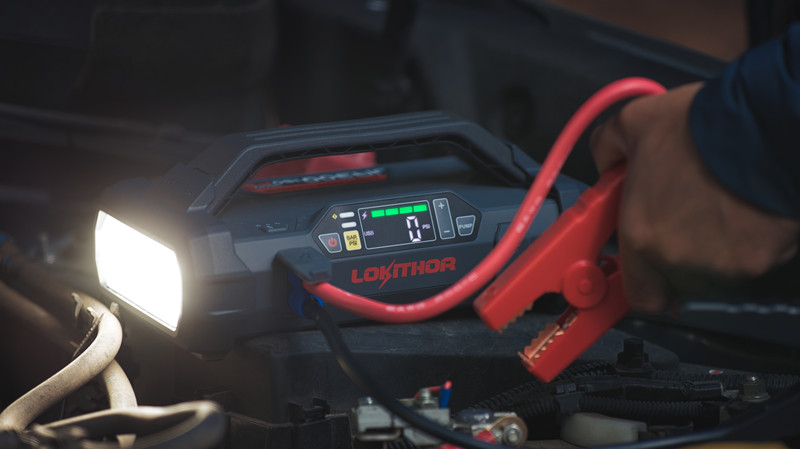 氣泵版汽車(chē)應(yīng)急啟動(dòng)電源JA301 氣泵版汽車(chē)應(yīng)急啟動(dòng)電源JA301